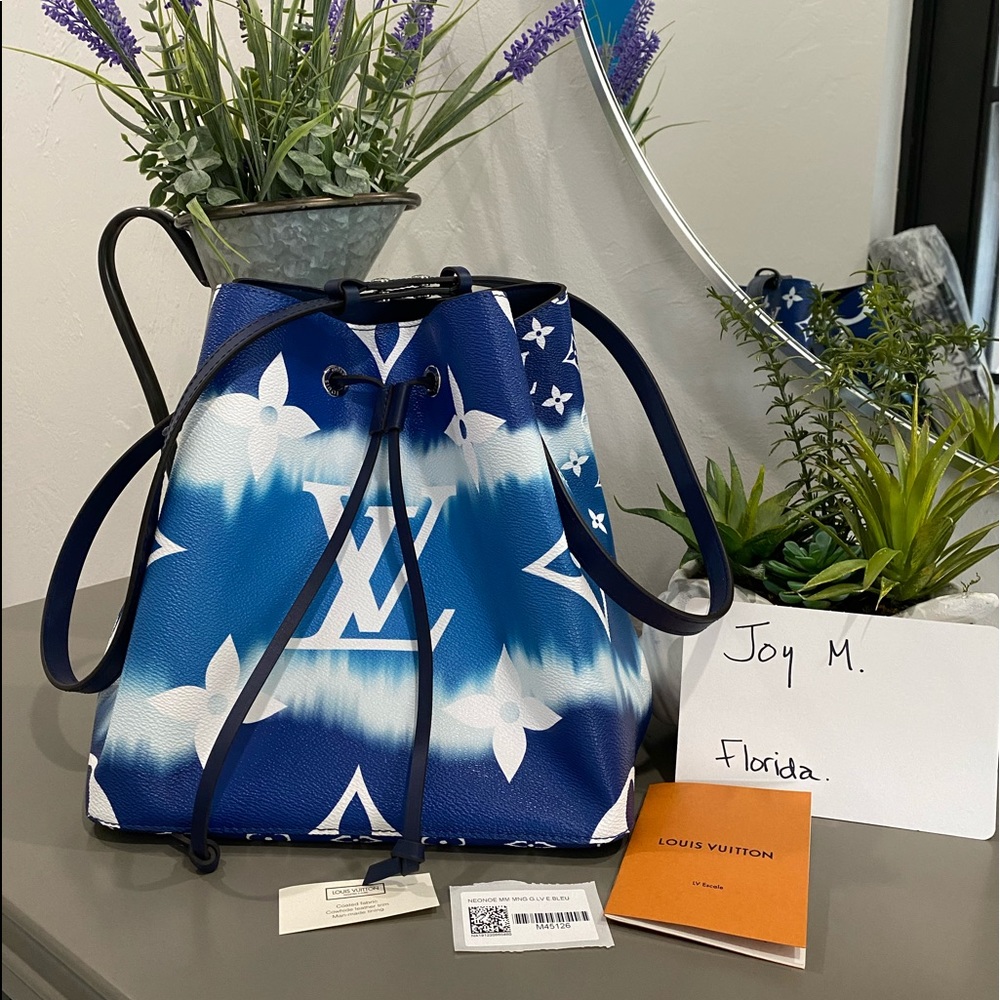 ‼️SOLD‼️💯% Authentic Louis Vuitton neonoe mm